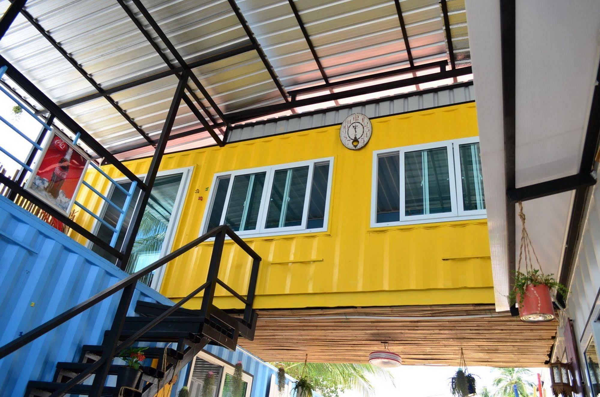Хостел Think & Retro Cafe Lipa Noi Samui Екстер'єр фото