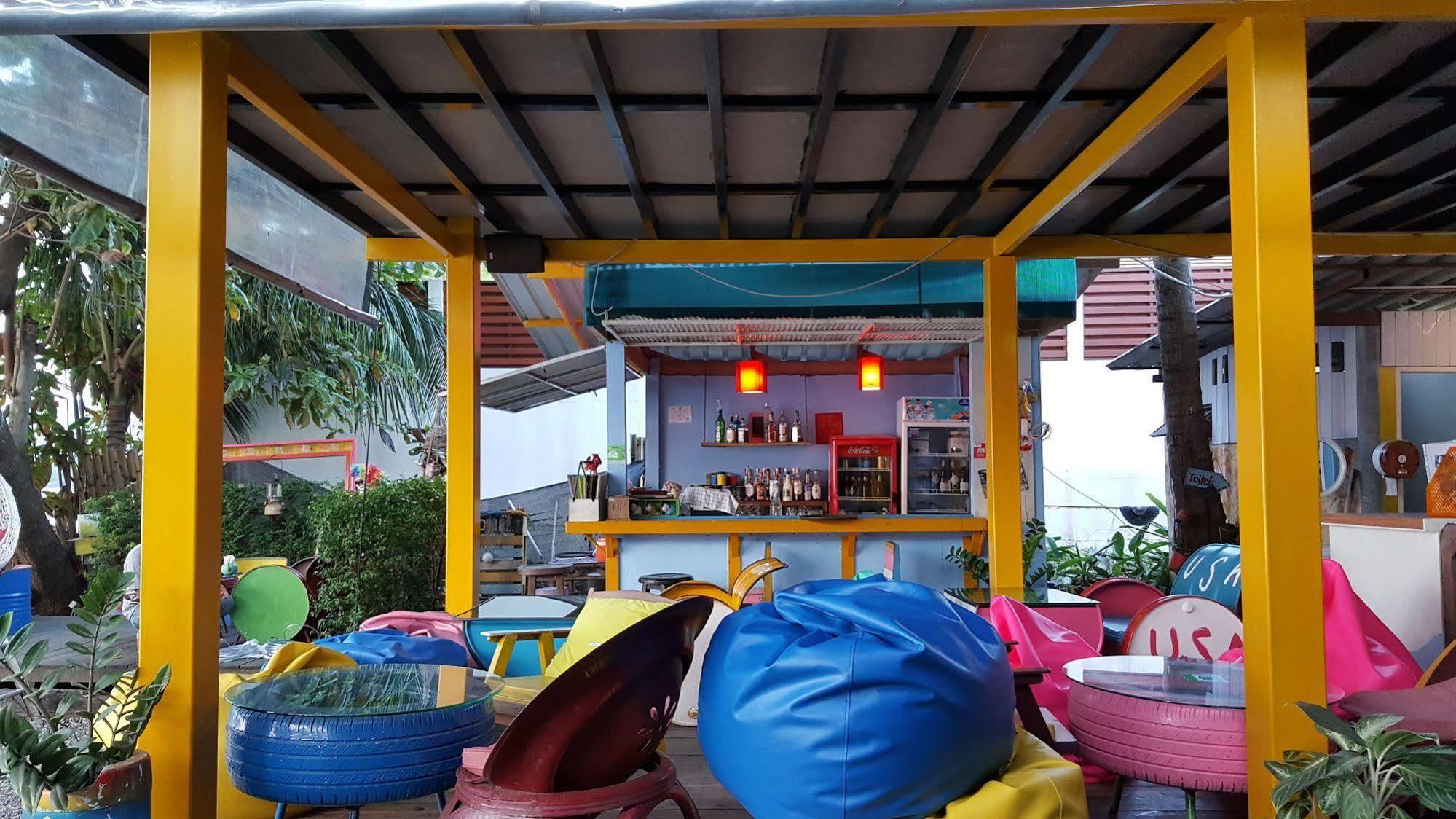 Хостел Think & Retro Cafe Lipa Noi Samui Екстер'єр фото